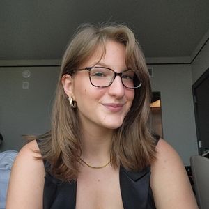 Meet your Posher, Alexis